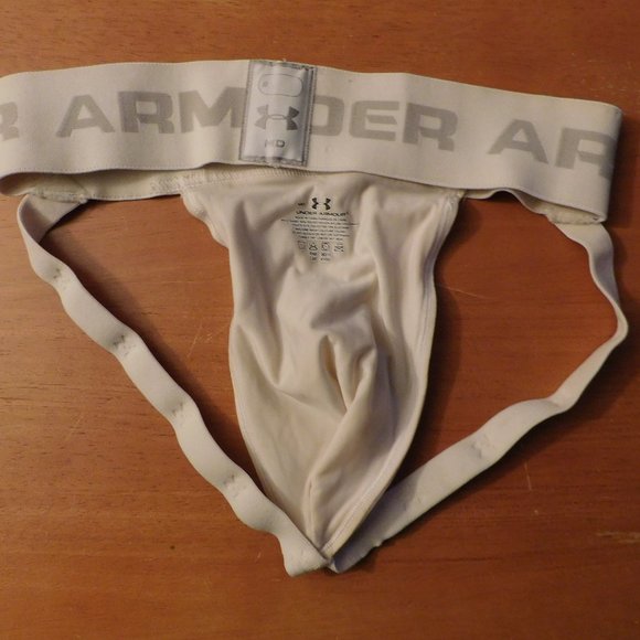 Under Armour Underwear & Socks Mens Under Armour Medium Used